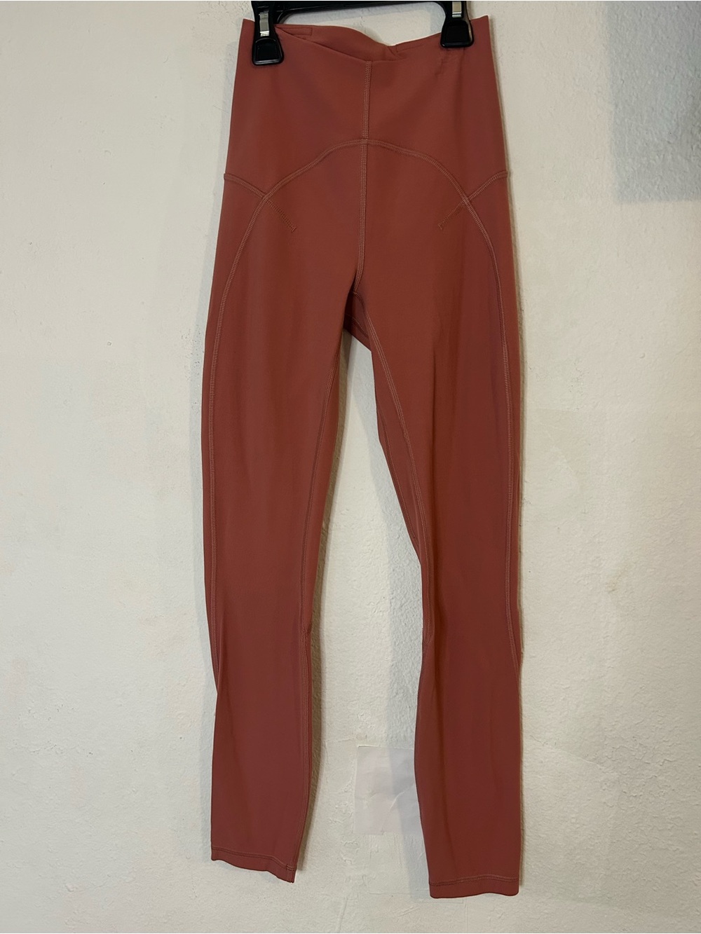Lululemon unlimit high -rise tight 25”
Dark terracotta
